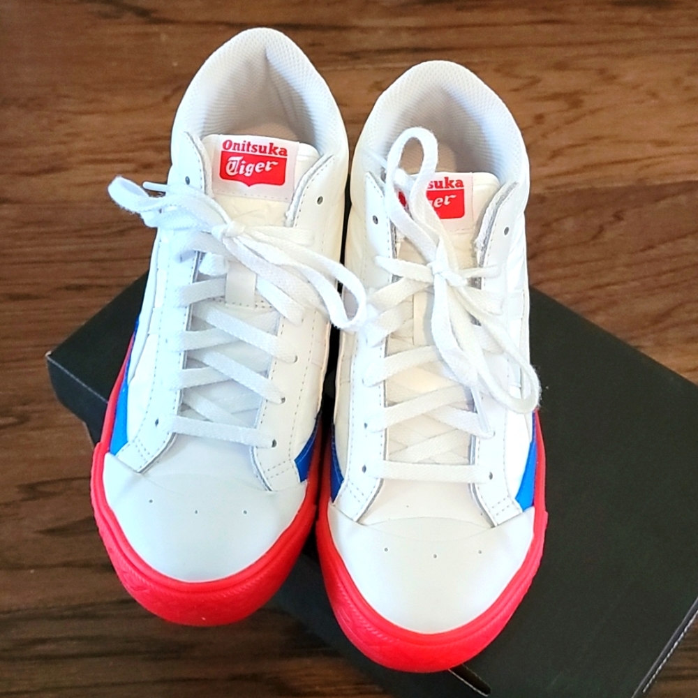 Brand new in box Onitsuka tiger sneaker